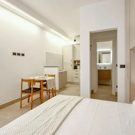 Amazing In With Kitchen Appartement *